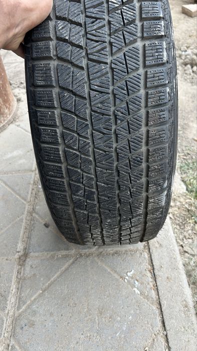 Балон зимный 215/50/17