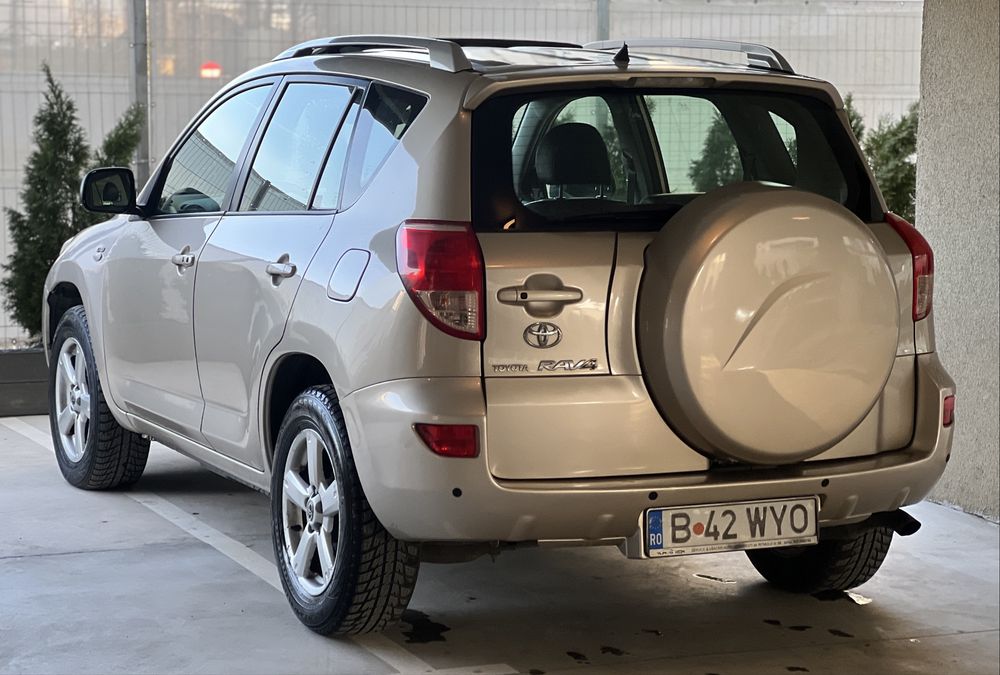Toyota RAV4 2.2 D-4D • Unic Proprietar • Cumpărată din Ro •