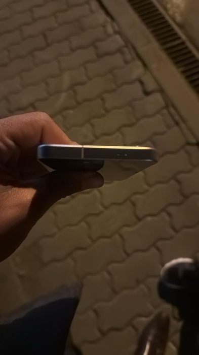 Vand samsung s24 normal cu 128 fara nicio problema sau zgaarietura