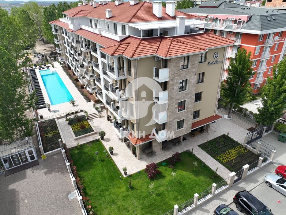 Продава се Двустаен апартамент в к.к. Слънчев бряг - 100 кв.м за 1650 €/кв.м - Снимка #3