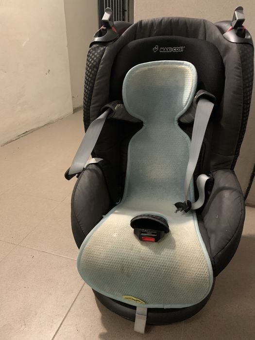 Vand scaun auto copii Maxi Cosi 9-18 kg centura (fara isofix)