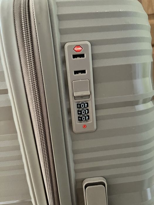 Продается чемодан. 100л