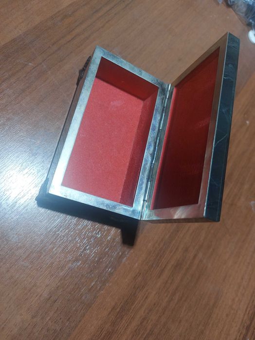 Шкатулка из камня