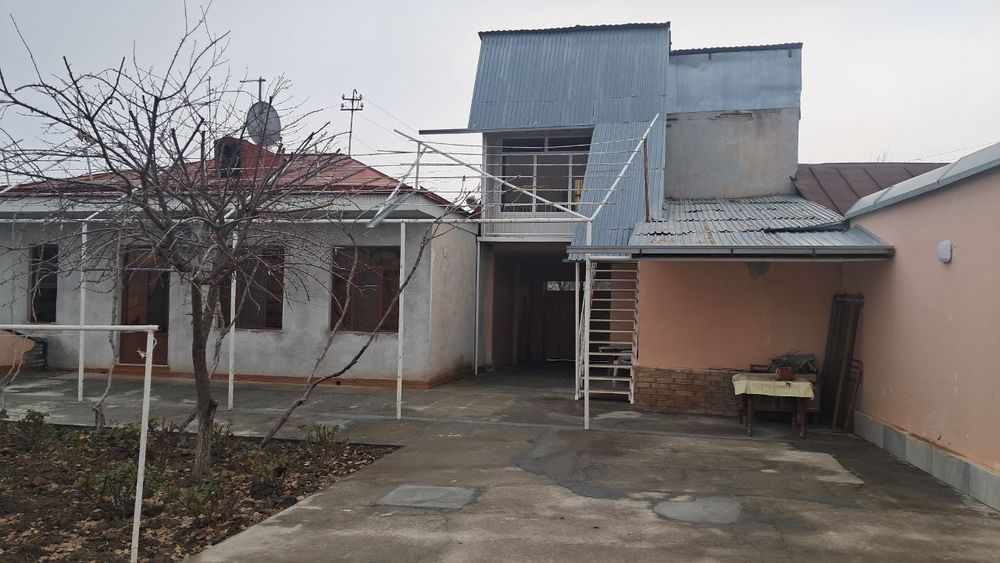 Дом 10 соток сельски урташик на против рай газ