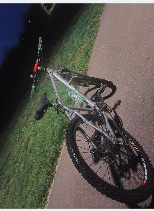 Bicicletă suspensii cadru cube