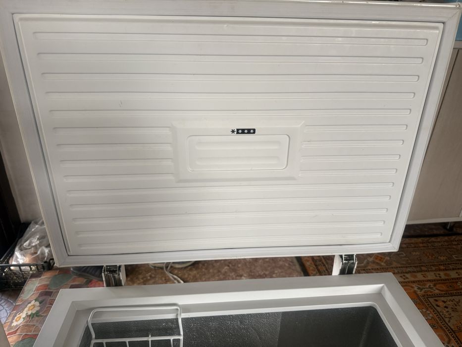 Продам морозильник