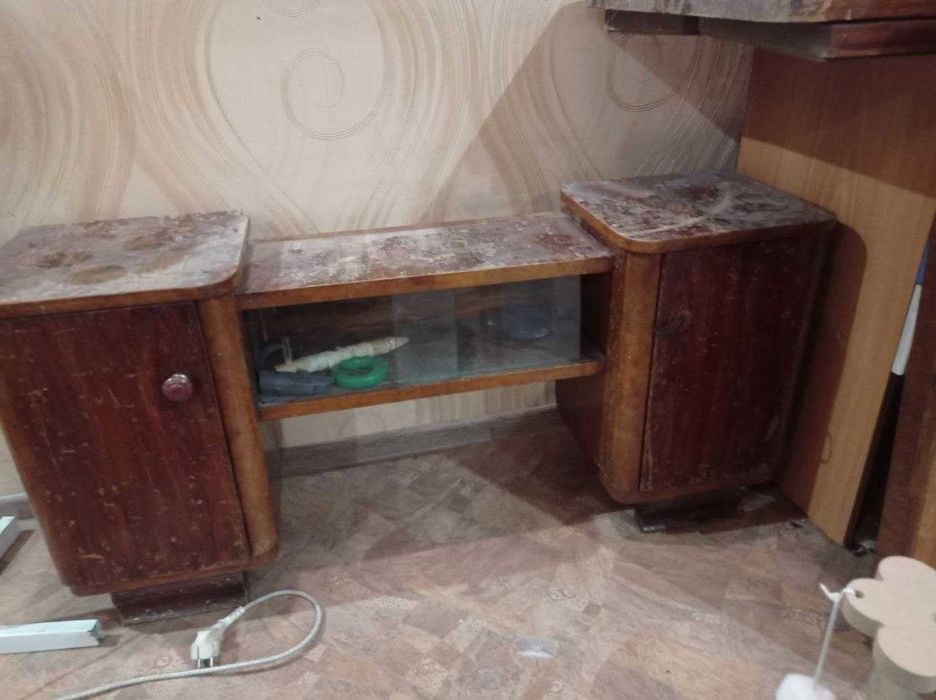 Трюмо с зеркалом