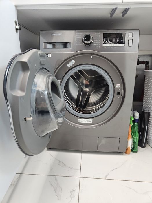 Masina spalat Samsung slim cu uscător impecabilă