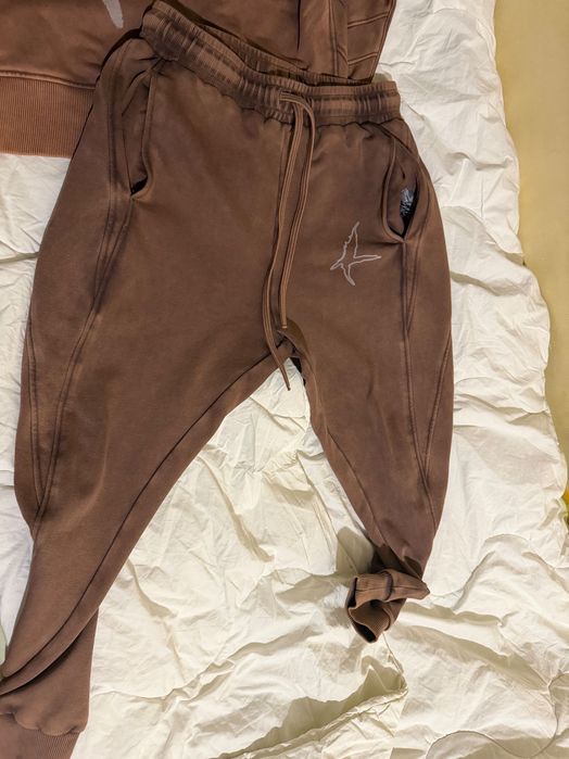 Екип луда нов без забележки или други гнусотии по него размер S