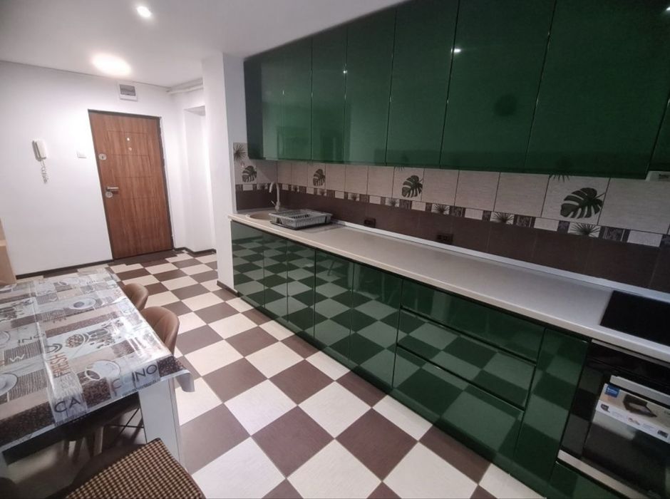 Închiriez apartament MODERN 2 camere cf. 1 decomandat etaj 2 Reșița