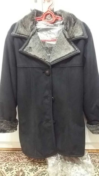 Костюм, юбки, дублёнка, теплая кофта и другая одежда