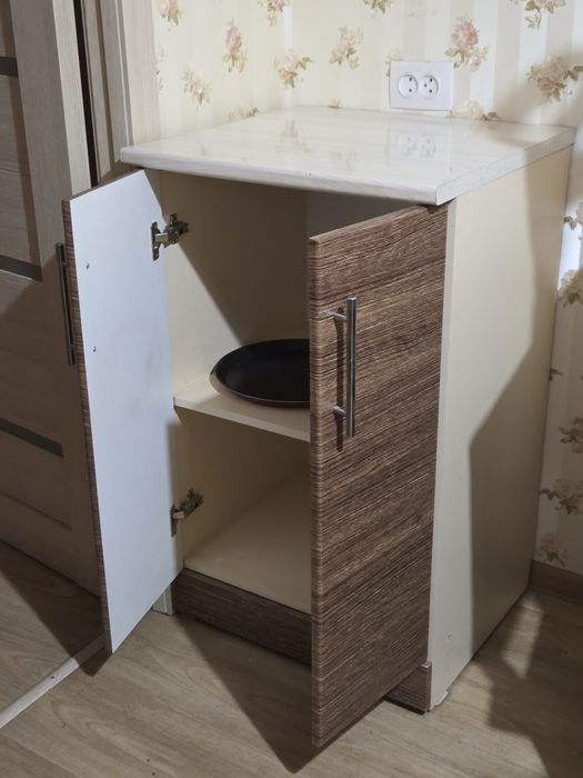 Кухонный гарнитур в отличном состоянии.