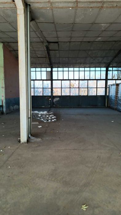 4000 кв закрита площ и 20000 кв открита площ