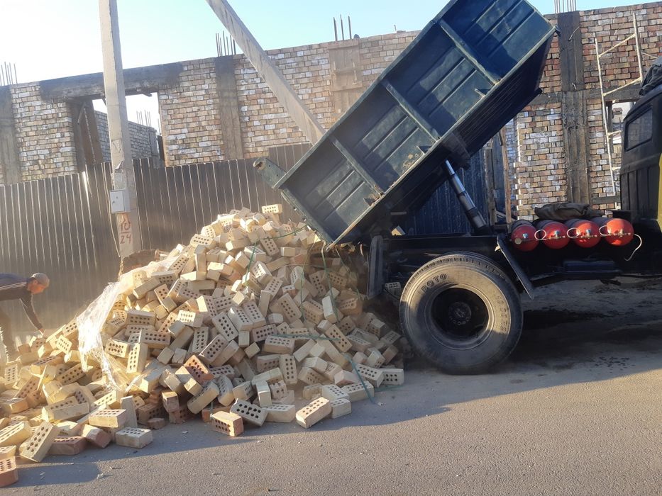 Кирпичи даставка