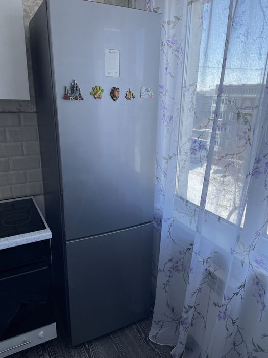 Продам холодильник самсунг. В отличным состоянии