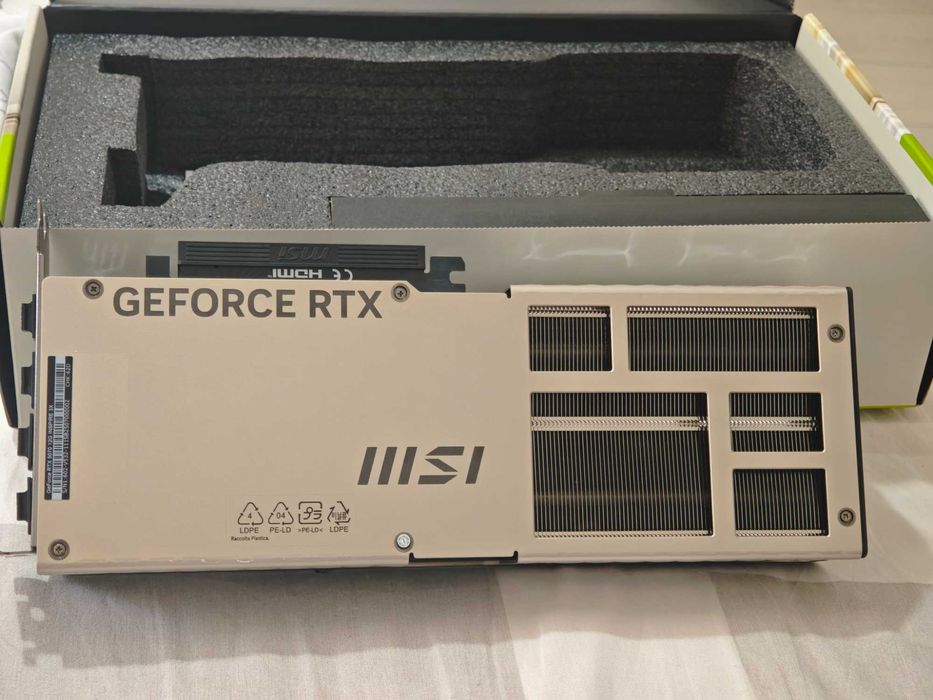 MSI GeForce RTX 5070 INSPIRE 3X OC 12GB GDDR7 192bit нова неизползвана
