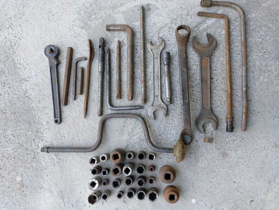 Продаётся торцевыеголовки и гаечные ключи.