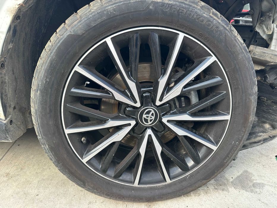 Dezmembrez Toyota CHR 1,8 hybrid 2019 cod motor 2ZR-FXE