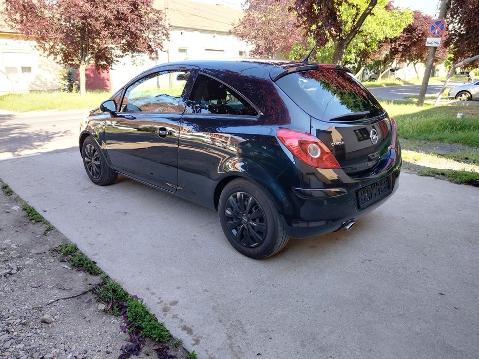 Opel Corsa 1.4i cu 87 cp,an 2012,euro 5,incalzire volan si scaune