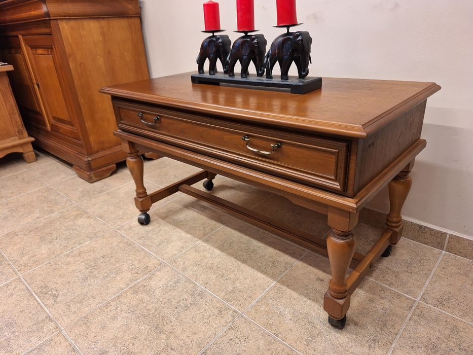 Маса за всекидневна с чекмедже