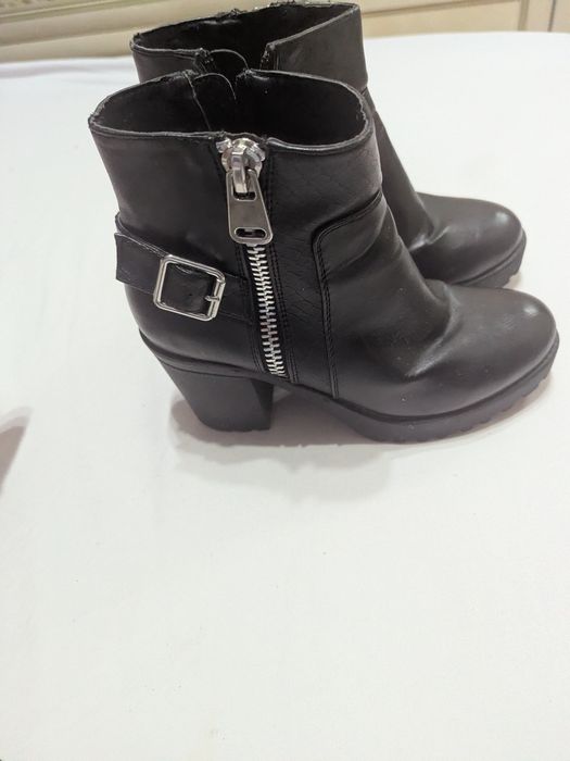 Продам стильные ботинки