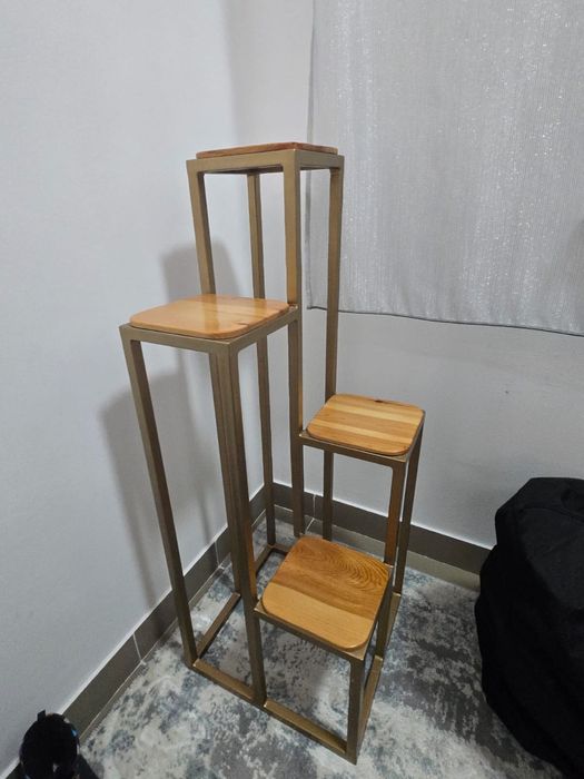 минималистичная подставка под цветы срочно продам