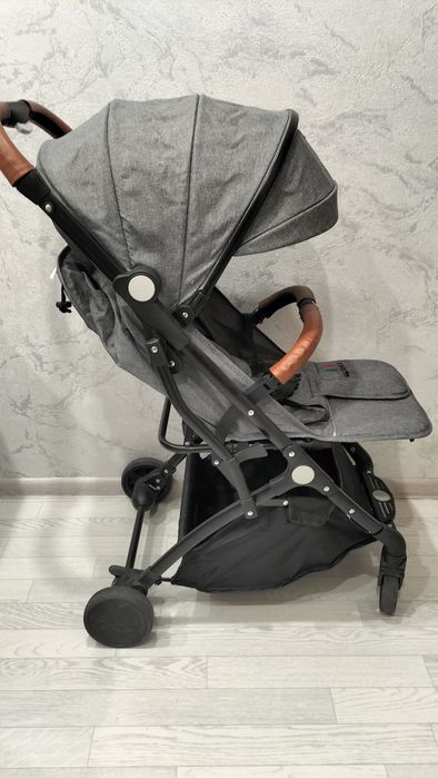 Продам Коляску прогулочную очень отличном состоянии