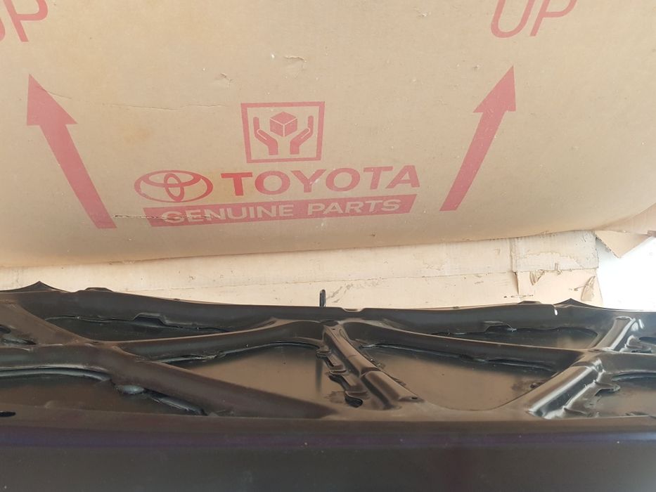Capota fața Toyota Avensis AA  2007