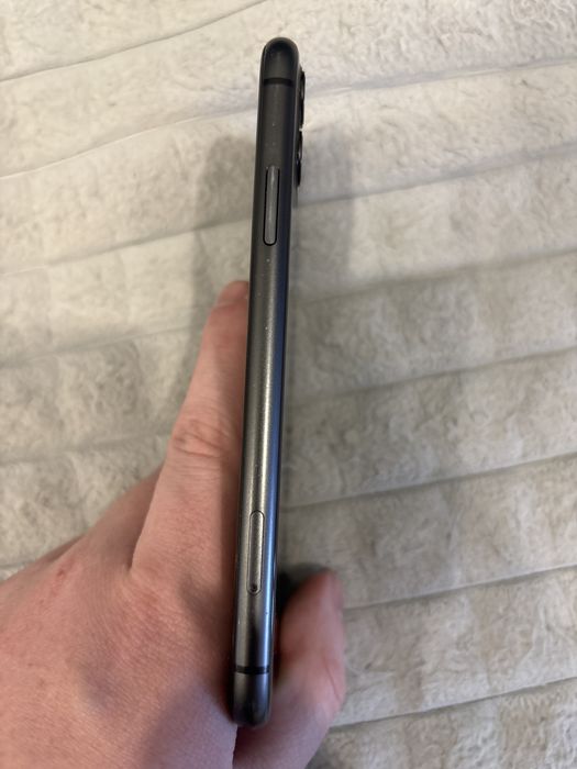 Продам Iphone 11