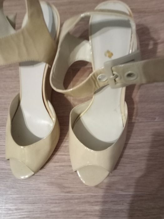 Продам обувь детская