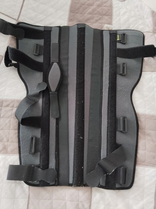 Продоётся тутор.(гипс)