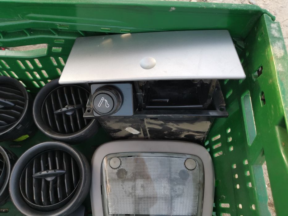 Интериор, климатроник и СД за Опел Мерива / Агила А