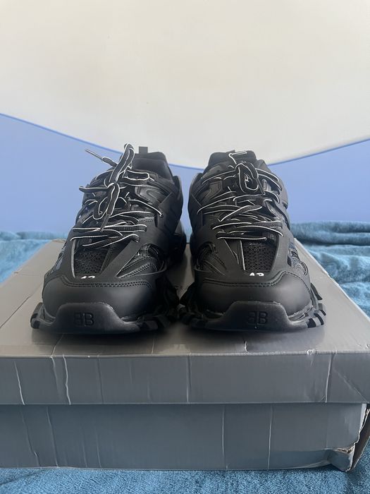 Balenciaga track