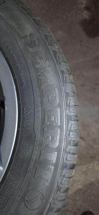 RENAUT ZOE Джанти със зимни гуми 185/65/15 6J ET38 4x100 ЦО60 ДОТ2820