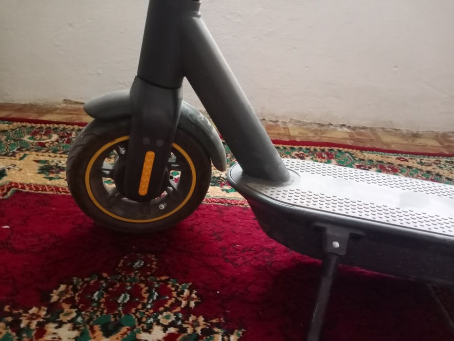 Электросамокат E-SCOOTER MAX G30