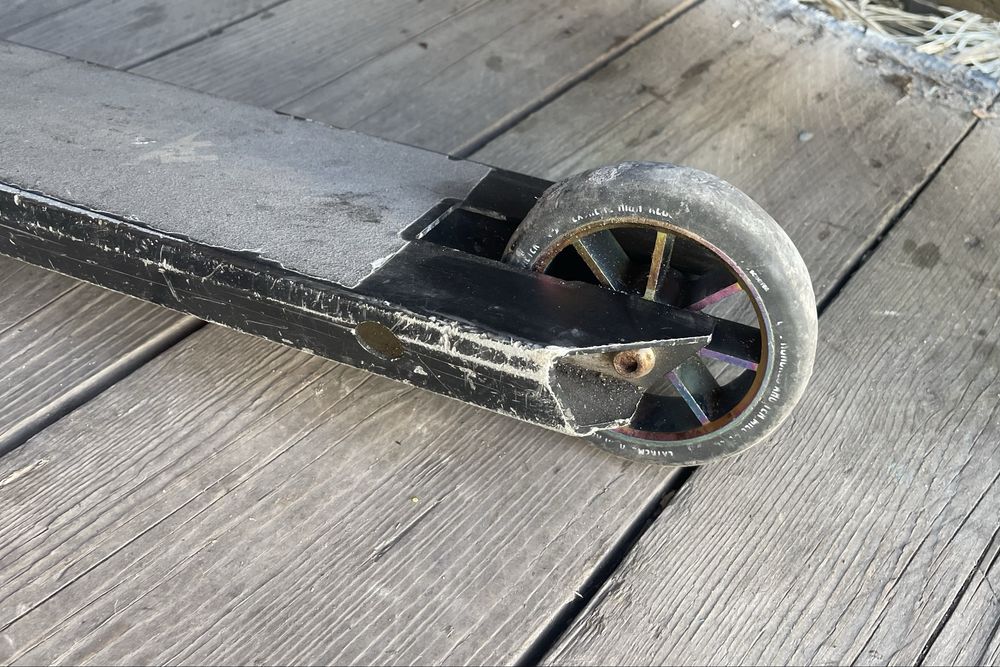 Продам самокат Chili