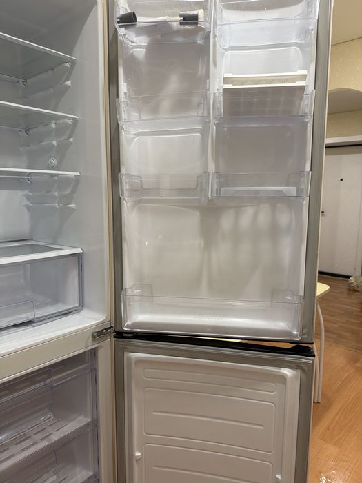 Продам холодильник LG