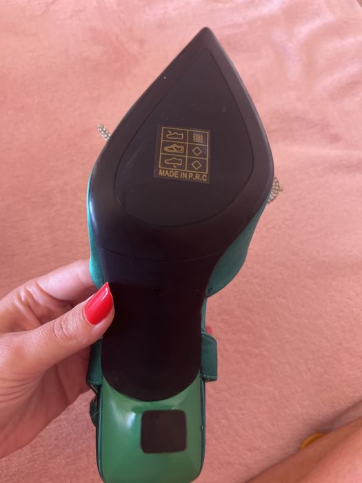 Pantofi cu toc eleganti NOI