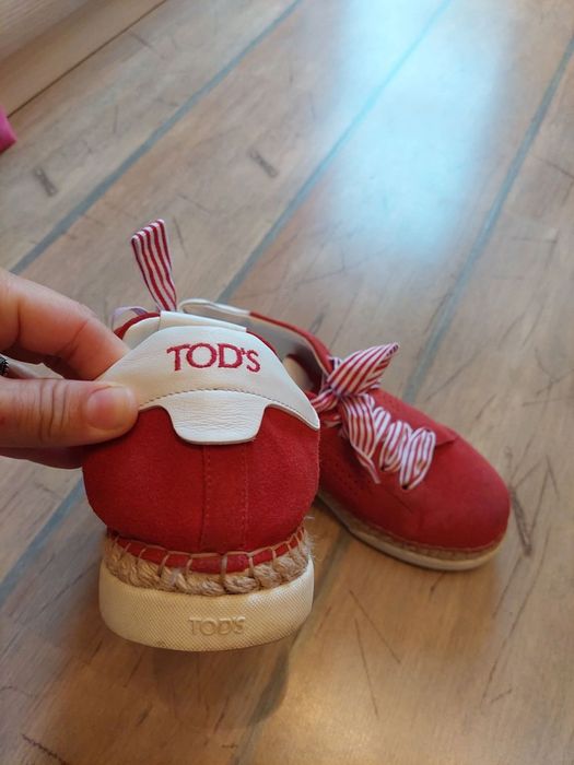 Tod's 40-ти номер велурени сникърси