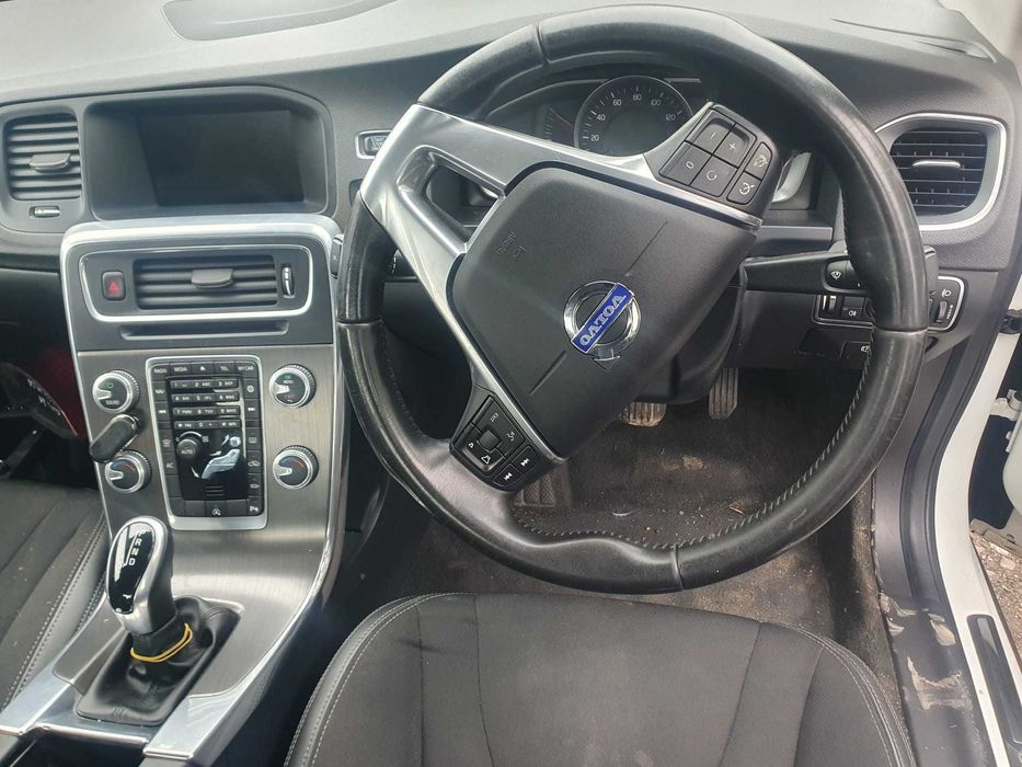 Dezmembrez Volvo S60 SE NAV D4 2.0D 2015