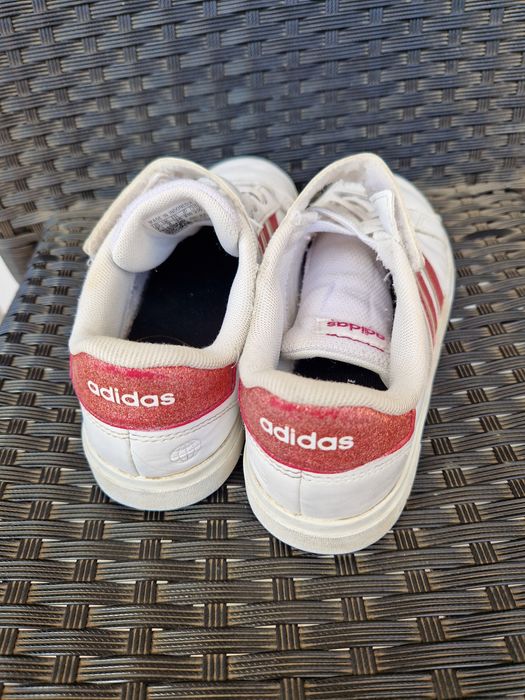 Детски маратонки Adidas за момиче