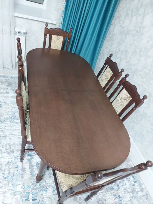 Стол гостнный со стульями