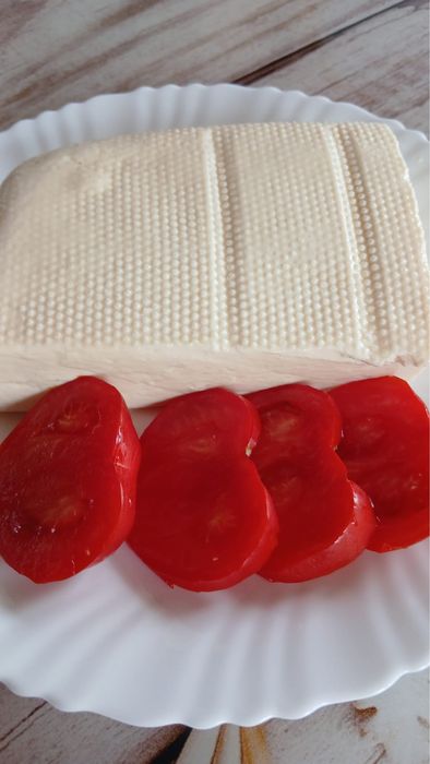 Vând brânză de vacă