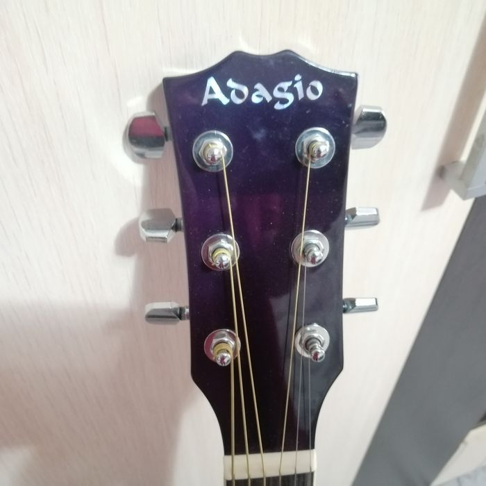 Акустическая гитара Adagio