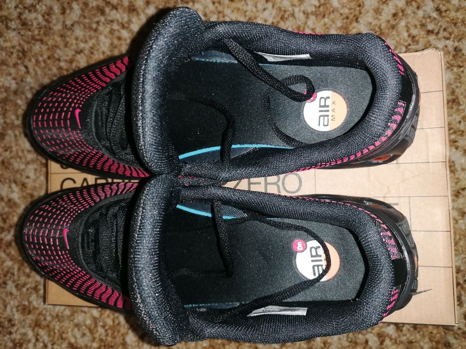 Уникален NIKE air