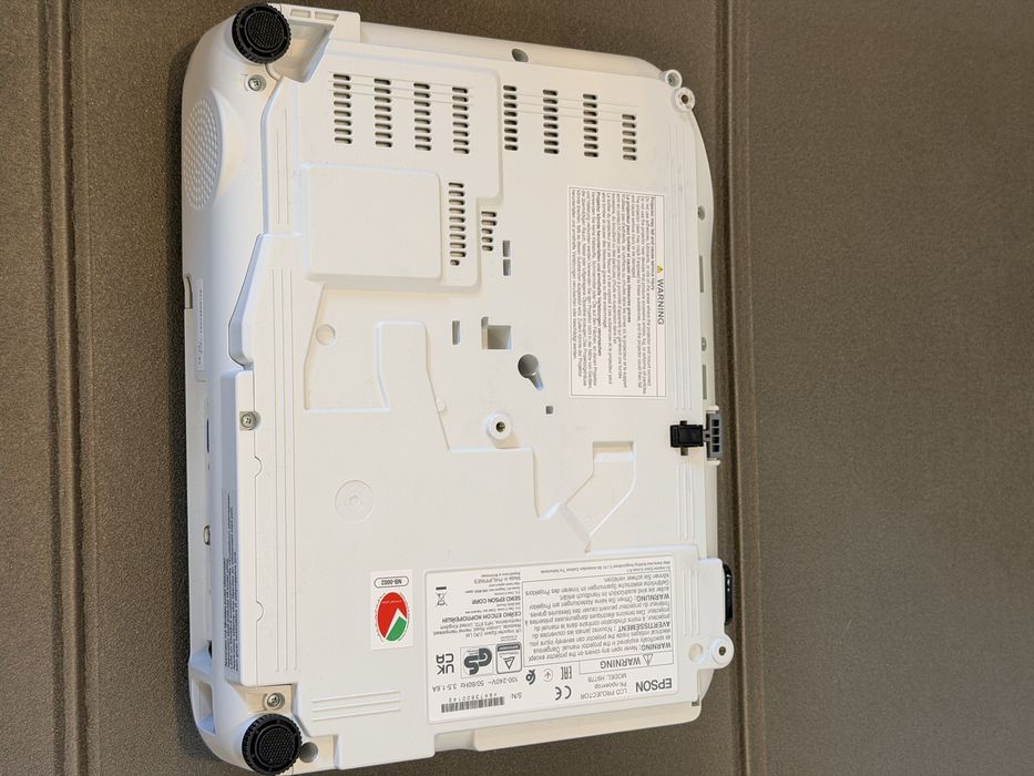 Epson EB-W51 4000 lumeni WXGA + telecomanda si geanta originala