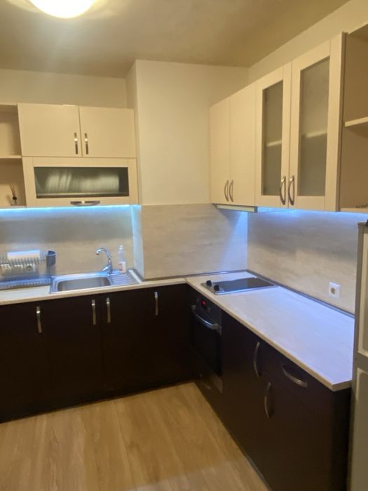 Дава се под наем Двустаен апартамент в Варна, м-т Траката - 88 кв.м за 561 € - Снимка #1