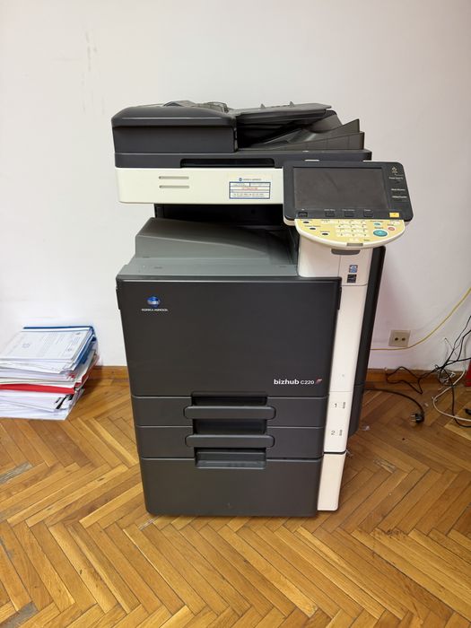 Multifunctionala Konica Minolta C220