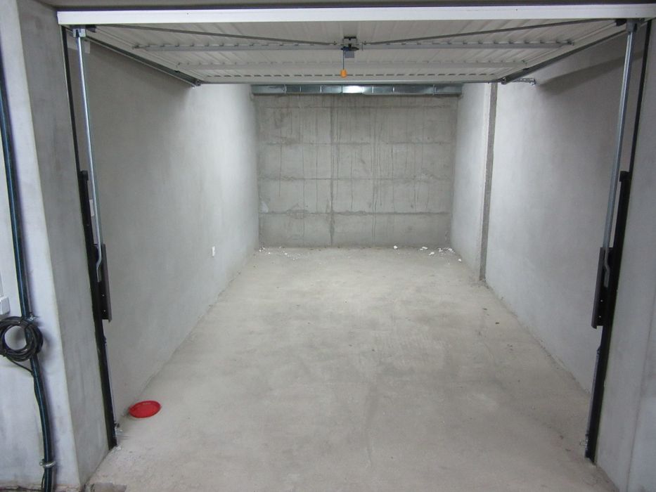 Дава се под наем Гараж / Паркомясто в София, Обеля - 16 кв.м за 102 € - Снимка #1