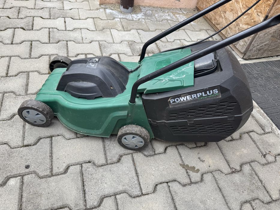 Motocoasa Stihl+masina tuns gazon
